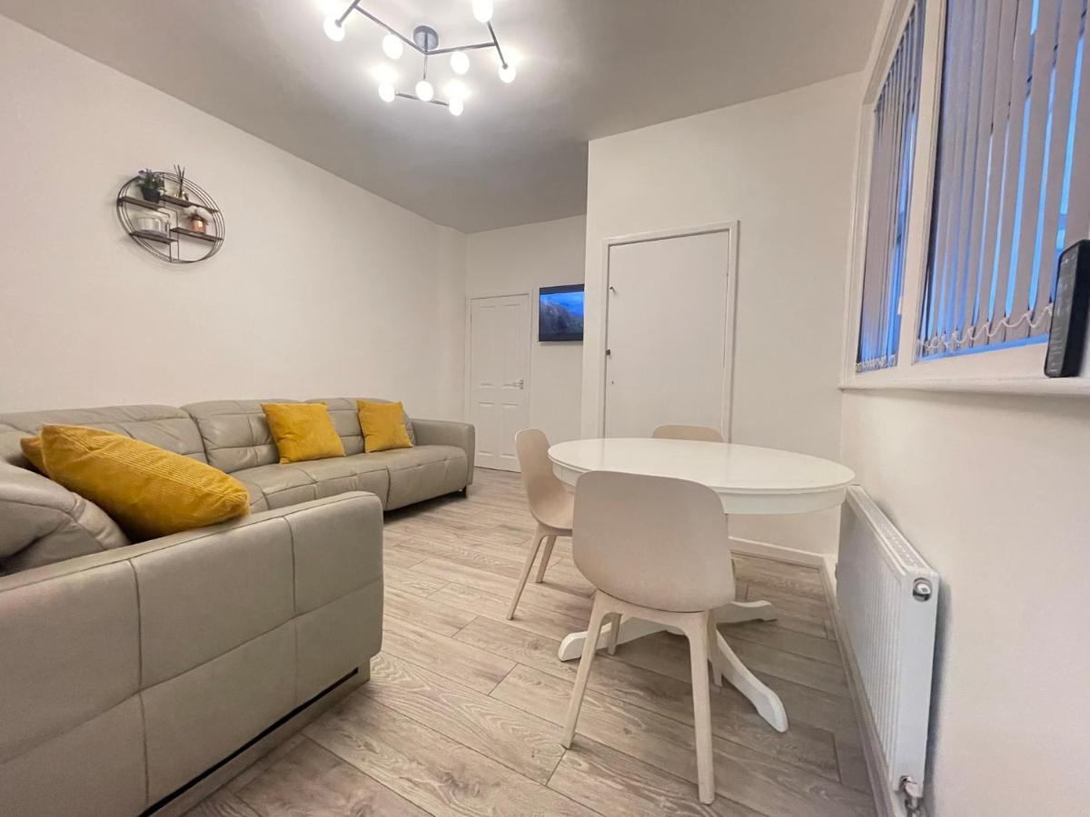 Coast View Professional Let Whitley Bay